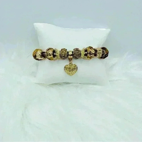 Goldie Heart Charm Bracelet - Picture 4 of 6
